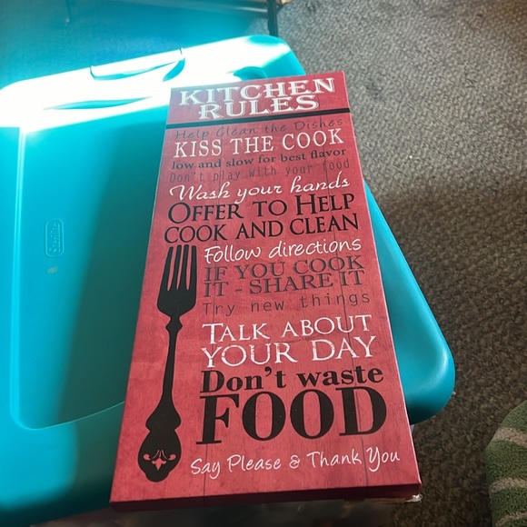 Decor - Picture 2 of 3